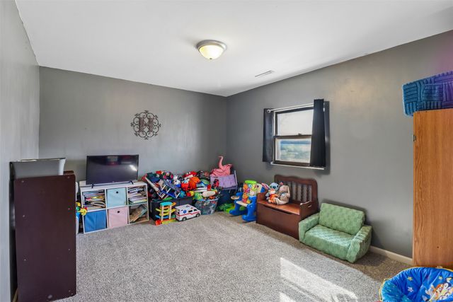 705 E Competine Street, Knoxville, IA 50138