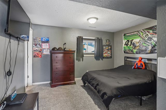 705 E Competine Street, Knoxville, IA 50138