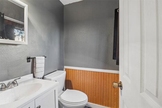 705 E Competine Street, Knoxville, IA 50138