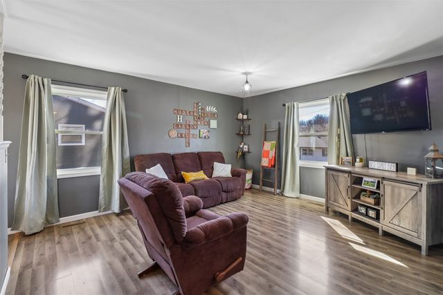 705 E Competine Street, Knoxville, IA 50138