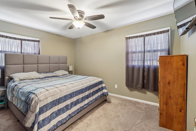 705 E Competine Street, Knoxville, IA 50138