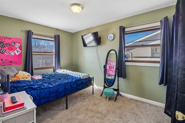 705 E Competine Street, Knoxville, IA 50138