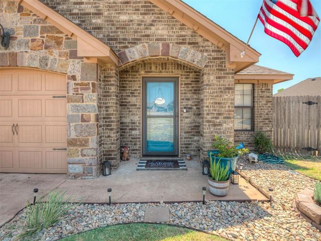 958 Cotswold Court, Blanchard, OK 73010