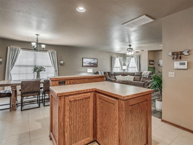 958 Cotswold Court, Blanchard, OK 73010