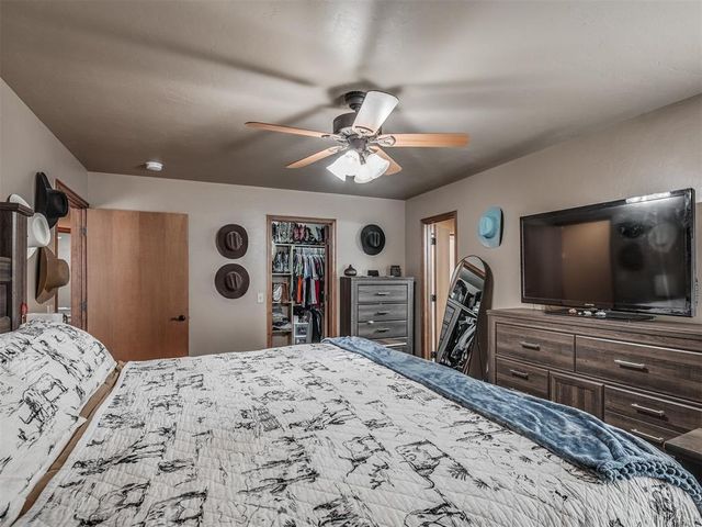 958 Cotswold Court, Blanchard, OK 73010