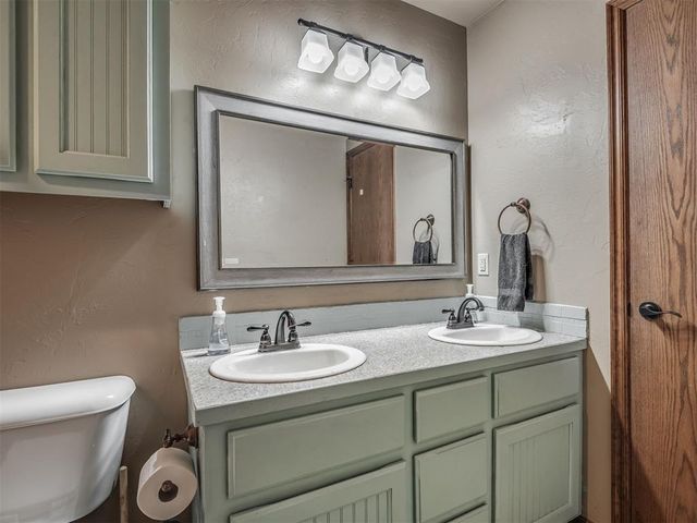 958 Cotswold Court, Blanchard, OK 73010