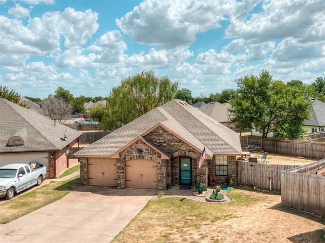 958 Cotswold Court, Blanchard, OK 73010