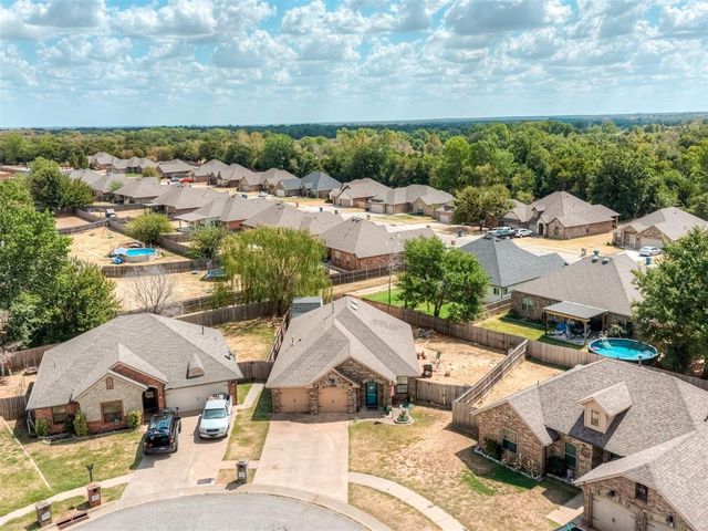 958 Cotswold Court, Blanchard, OK 73010