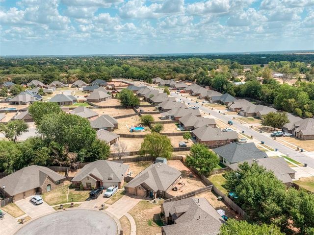 958 Cotswold Court, Blanchard, OK 73010