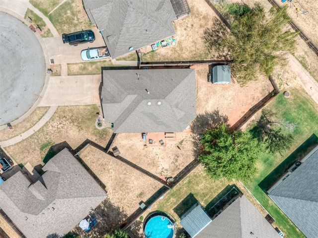 958 Cotswold Court, Blanchard, OK 73010