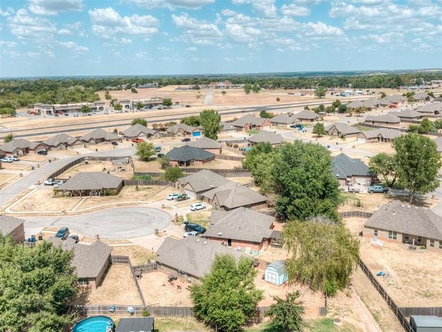958 Cotswold Court, Blanchard, OK 73010