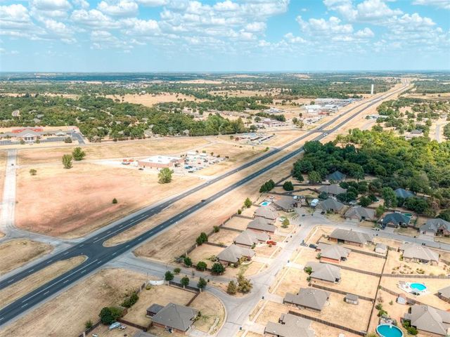 958 Cotswold Court, Blanchard, OK 73010