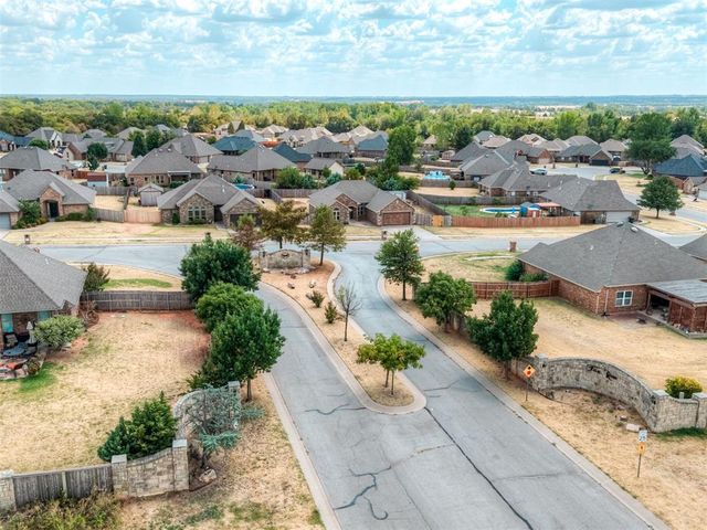 958 Cotswold Court, Blanchard, OK 73010