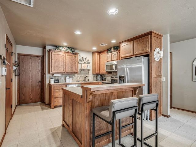 958 Cotswold Court, Blanchard, OK 73010