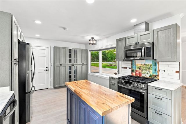 203 Knoxwood Court, Anderson, SC 29621