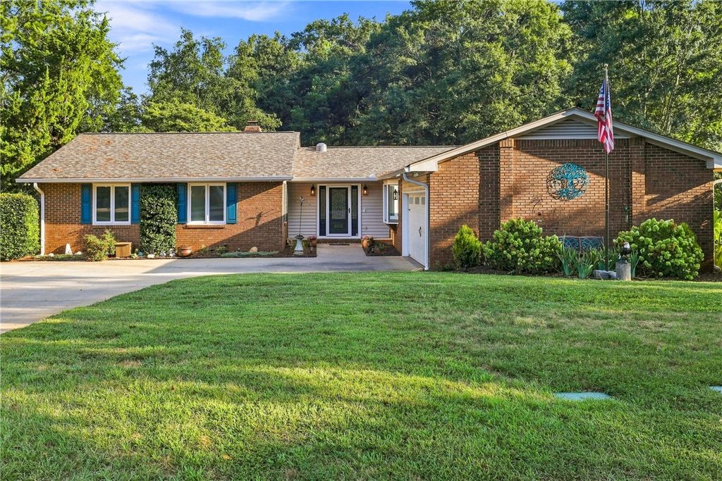 203 Knoxwood Court, Anderson, SC 29621