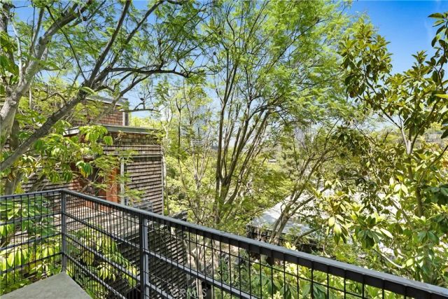 3884 Fredonia Drive F, Los Angeles, CA 90068