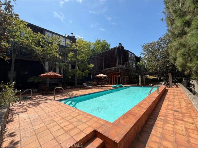 3884 Fredonia Drive F, Los Angeles, CA 90068