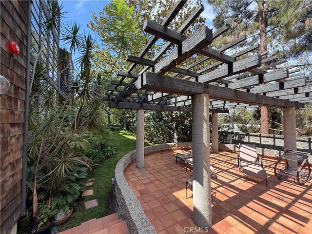 3884 Fredonia Drive F, Los Angeles, CA 90068