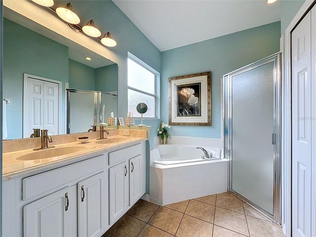 135 CREPE MYRTLE DR, Groveland, FL 34736