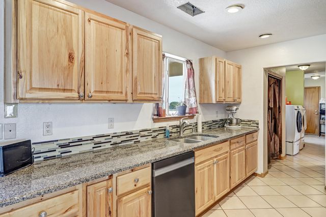 21 Via Conejo, Edgewood, NM 87015