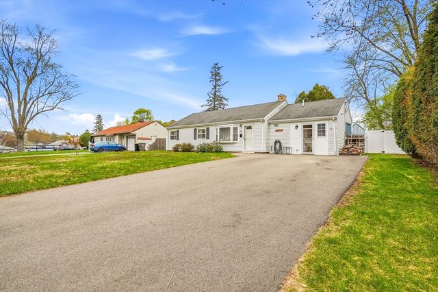 18 Brookfield Ter, Framingham, MA 01701