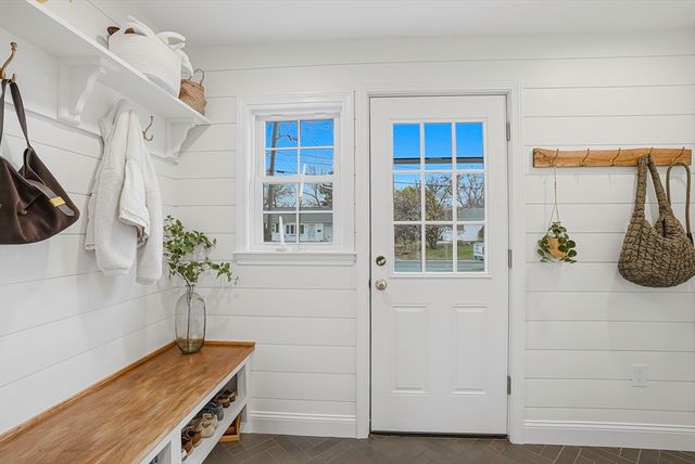 18 Brookfield Ter, Framingham, MA 01701