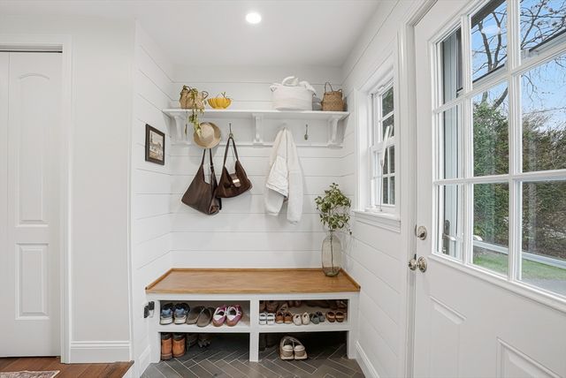 18 Brookfield Ter, Framingham, MA 01701