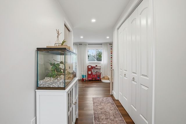 18 Brookfield Ter, Framingham, MA 01701