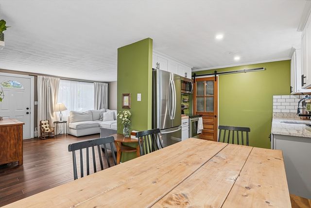 18 Brookfield Ter, Framingham, MA 01701