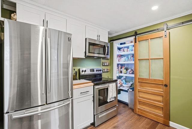 18 Brookfield Ter, Framingham, MA 01701