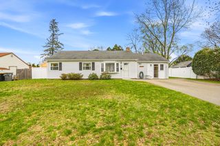 18 Brookfield Ter, Framingham, MA 01701