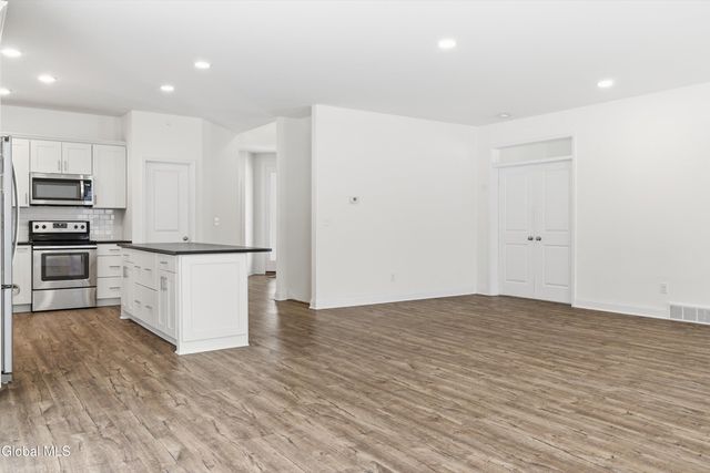 13 Catalina Drive, Ballston Spa, NY 12020