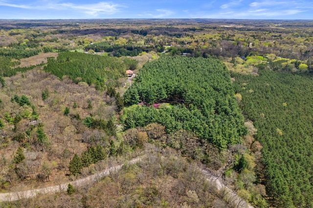W347S4948 Waterville ROAD, Dousman, WI 53118