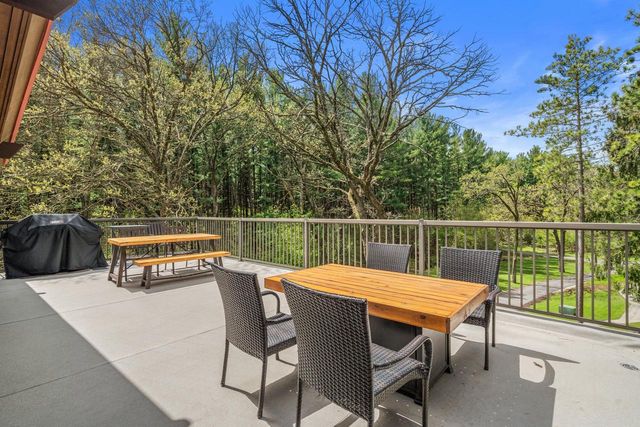 W347S4948 Waterville ROAD, Dousman, WI 53118