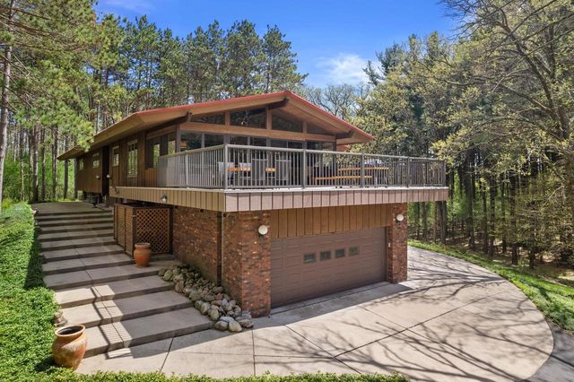 W347S4948 Waterville ROAD, Dousman, WI 53118
