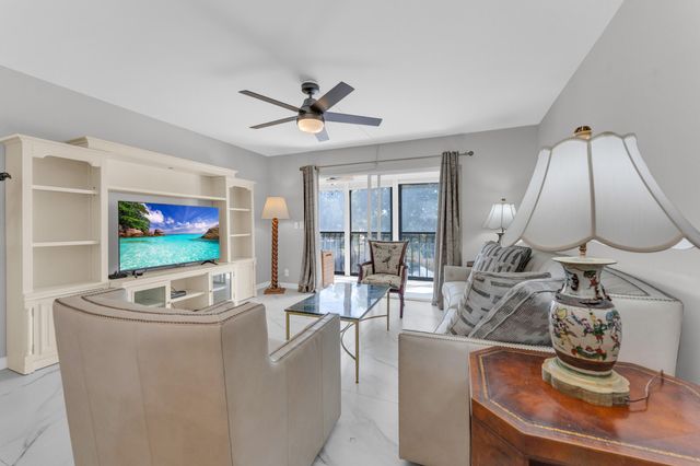 7192 Huntington Lane 307, Delray Beach, FL 33446