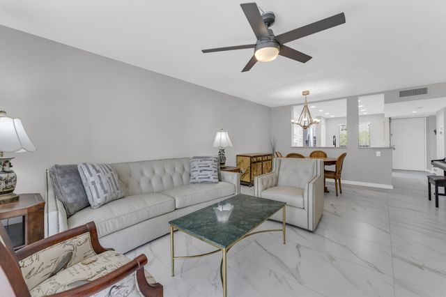 7192 Huntington Lane 307, Delray Beach, FL 33446