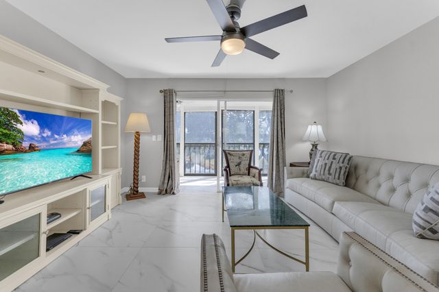 7192 Huntington Lane 307, Delray Beach, FL 33446