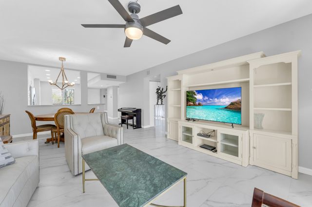 7192 Huntington Lane 307, Delray Beach, FL 33446