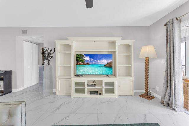 7192 Huntington Lane 307, Delray Beach, FL 33446