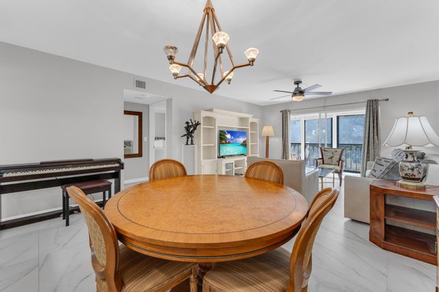 7192 Huntington Lane 307, Delray Beach, FL 33446