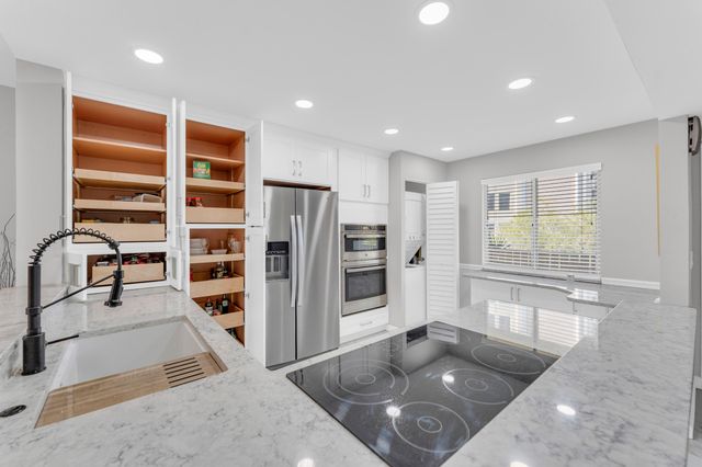 7192 Huntington Lane 307, Delray Beach, FL 33446