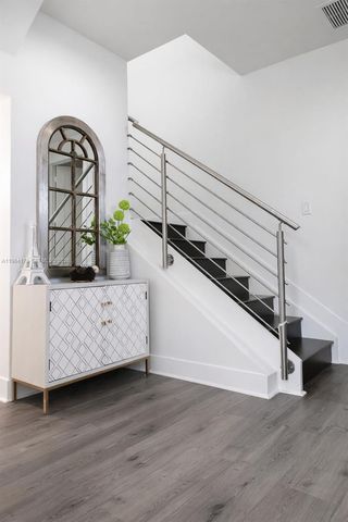 10464 NW 66th St, Doral, FL 33178