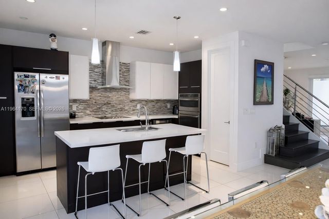 10464 NW 66th St, Doral, FL 33178