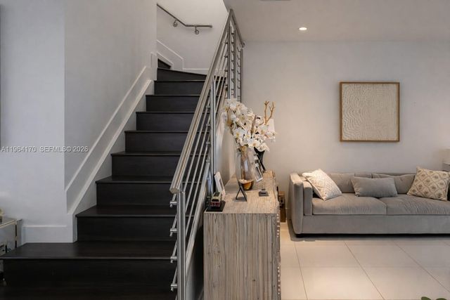 10464 NW 66th St, Doral, FL 33178