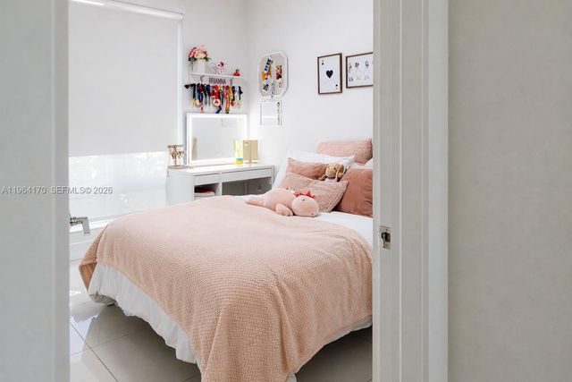 10464 NW 66th St, Doral, FL 33178