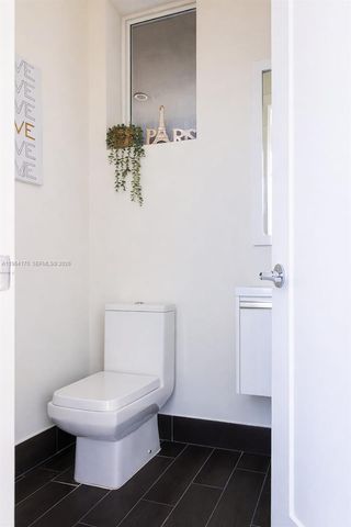 10464 NW 66th St, Doral, FL 33178