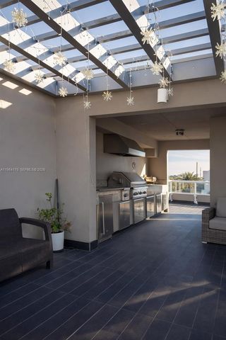 10464 NW 66th St, Doral, FL 33178