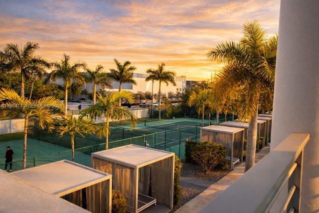 10464 NW 66th St, Doral, FL 33178